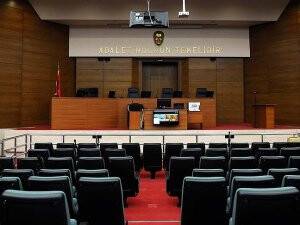 Yeni doğan bebeğini öldüren kadına müebbet hapis