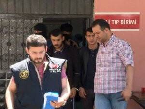 Polise molotof atan PKK'lılar yakalandı