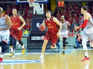 Galatasaray potada şampiyonluk için sahaya çıkıyor