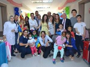 Medaş çocukları yalnız bırakmadı