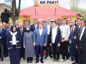 Başbakan Davutoğlu'nun Varto ziyaretine ait görüntüler paylaşıldı