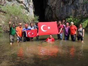 Çamlık mağaralarını tanıtmak için yürüdüler