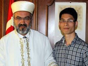 Vietnamlı ateist genç Bursa'da Müslüman oldu