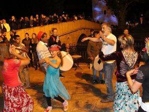 Romanlar Hıdırellez'de nehir kenarında buluştu