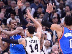 Thunder, Spurs'ü deplasmanda yendi