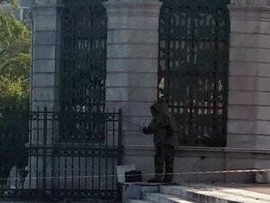 Dolmabahçe’de polis alarma geçti