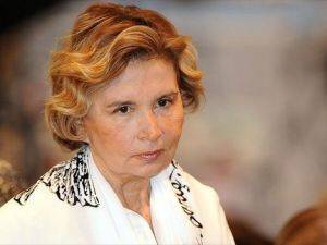 Nazlı Ilıcak'a Başbakan Davutoğlu'na hakaretten para cezası