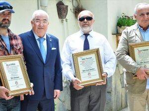 Settar Tanrıöğen'e 'Yılın Esnaf Sanatçısı' ödülü