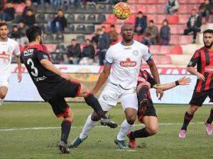 Spor Toto Süper Lig'de kritik cumartesi