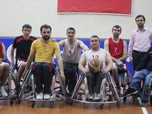 Engelli baba ve oğlunun basketbol tutkusu
