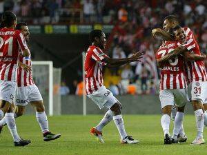 Antalyaspor farklı yendi