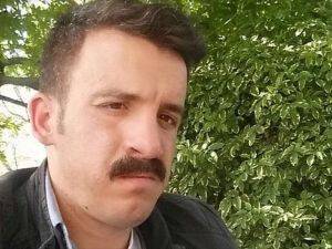 Ektirdiği bıyığından kız istemek için vazgeçti