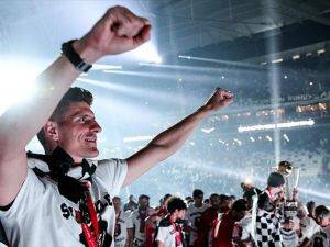 Şampiyon Beşiktaş'ta goller 'kral' Gomez'den