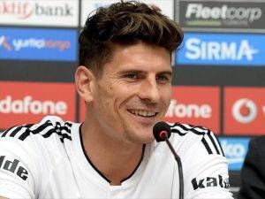 Beşiktaş'ın Alman futbolcusu Gomez: Beşiktaş'ta kalmayı düşünebilirim