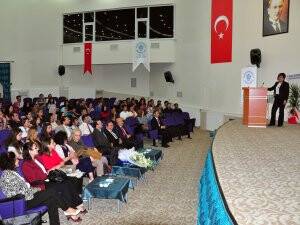 Prof. Dr. Füsun Özer'den konferans