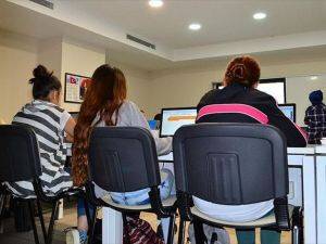 Yetiştirme yurtlarındaki kızlar hayata hazırlanıyor
