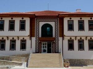 Akşehir ve Ilgın'a şehir konağı