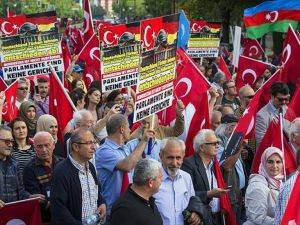 Almanya'daki Türklerden Ermeni tasarısına tepki
