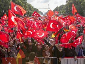 Almanya'daki Türkler 1915 tasarısını protesto ediyor