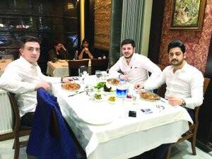 Genç iş adamları Asya’dalar