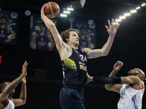 Fenerbahçe final serisinde öne geçti