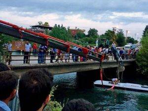 Osmaniye'de midibüs sulama kanalına devrildi: 7 ölü, 10 yaralı