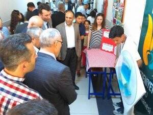 Ortaokul öğrencileri projelerini sergildei