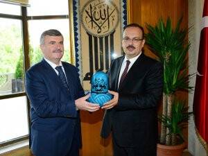 Vali Canbolat'tan Başkan Akyürek'e ziyaret