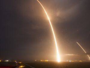 SpaceX'in Falcon 9 roketi okyanustaki platforma inemedi