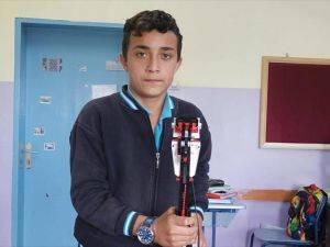 "Robot yılan" okulun maskotu oldu