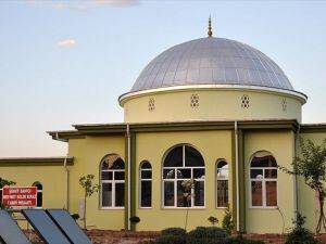 Şehit savcı Kiraz adına yaptırılan cami ibadete açıldı