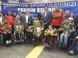 Engelli milli sporcuların madalya gururu