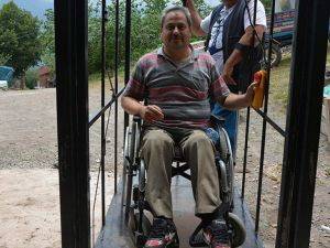 Fiyatları fazla bulunca kendi asansörünü tasarladı