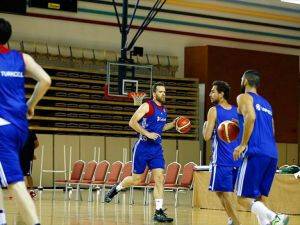 A Milli Erkek Basketbol Takımı'nda kadro 15'e düştü