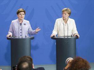 Almanya Başbakanı Merkel: Elbette İngiltere’nin AB'de kalmasını istiyorum