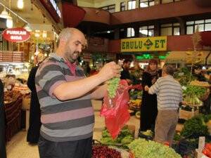 Yaz meyveleri cep yakıyor