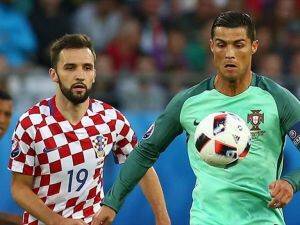 EURO 2016'da Portekiz çeyrek finalde