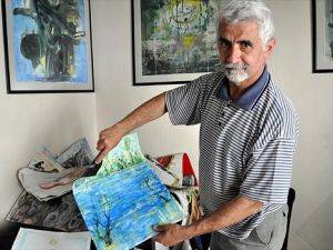 Atıkları sanat eserine dönüştürüyor