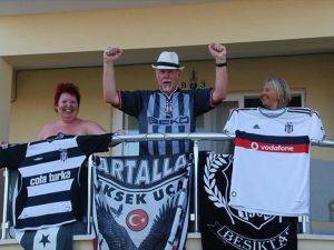 Beşiktaş sevgisiyle Türkiye'ye yerleşti