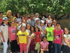 Başkan Özgüven KOMEK'teki çocuklarla bir araya geldi