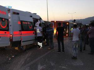 Elazığ'da yolcu otobüsü devrildi: 27 yaralı