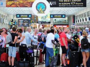 Rus turistler Türkiye sevinci yaşıyor