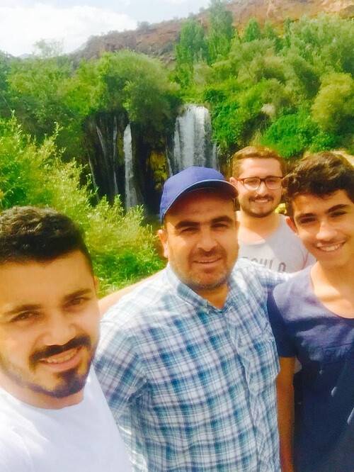 Kadir Aslanboğa dostları ile Yerköprü Şelalesinde