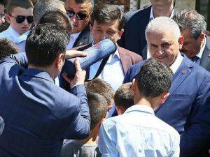 Başbakan Yıldırım'dan şehit ailesine ziyaret