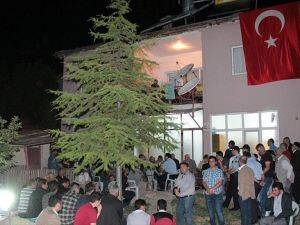 Zırhlı aracın devrilmesi sonucu yaralanan polis, hastanede şehit oldu