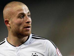 Beşiktaş Gökhan Töre'yi borsaya bildirdi