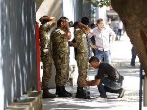 Genelkurmay Karargahını işgal edenler teslim oluyor