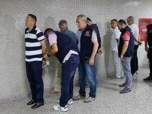 Yurt genelinde 103 general ve amiral gözaltına alındı