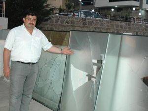 İzmir'de Sela Okuyan Müezzin Tartaklandı