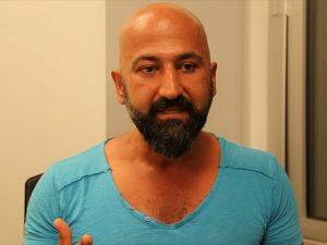 Darbecileri Durdurmak İçin Tankın Önüne Yattı